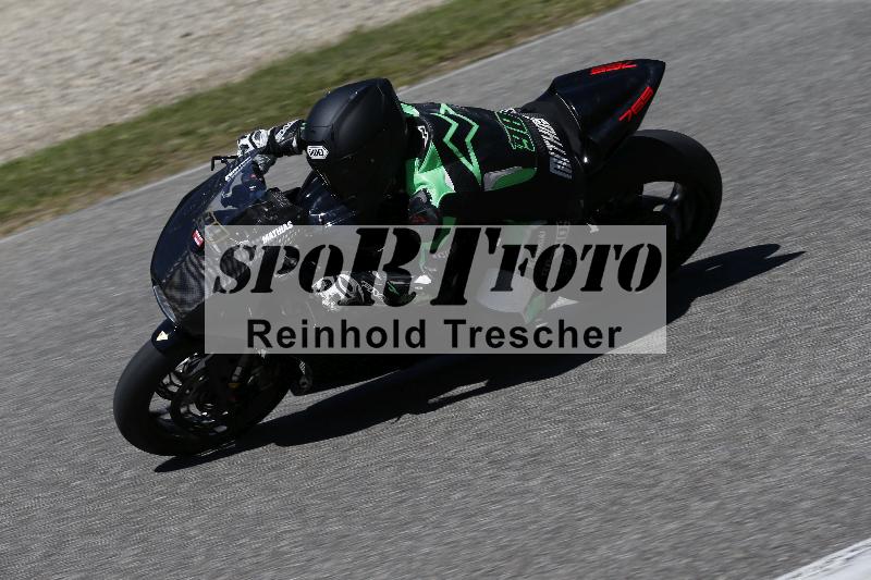/15 22.05.2026  Plüss Moto Sport  Discover the Bike ADR /Gruppe rot - Race 3/98